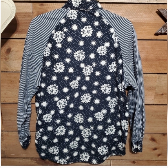 Unique 100% Cotton Floral & Striped Button-up Blouse Womens Size Small - Picture 2 of 14